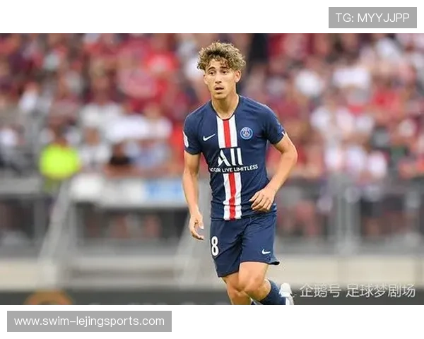 红西装足球球星：闪耀赛场的独特风采与无畏精神