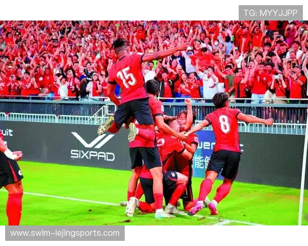 足球明星饭卡：深入解析球迷文化与体育消费的新趋势