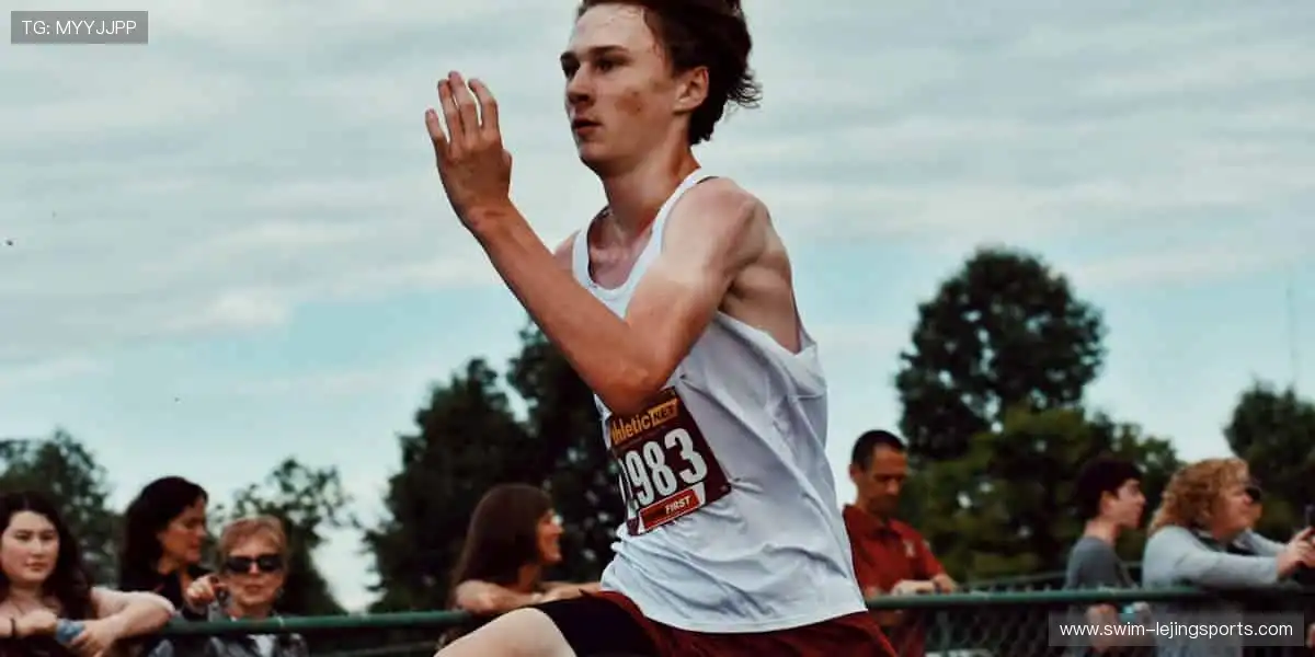 👕 球迷专属，个性定制！从球衣到潮 T，每一件都是你的主场战袍！